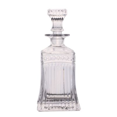 Hot sale customized the most expensive luxury delicate 500ml glass crystal liquor bottle for whisky 