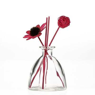 Manufacturer Wholesale 280 ml 9.6 oz Empty Flower Shaped Clear Reed Diffuser Glass Bottle for Aroma Packaging 