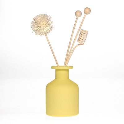 Xuzhou Supplier 150ml 5oz Empty Frosted Yellow Round Glass Reed Diffuser Bottle Wholesale