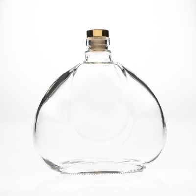Custom Made Design Whisky Bottle 700ml Clear Empty Flint Vodka Packaging Big Wine Bottles with Stopper 