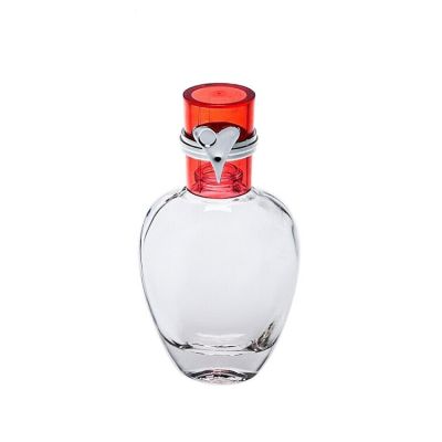 Luxury Empty hot sale 30ml heart shaped perfume bottle cap glass bottle manufacturer 