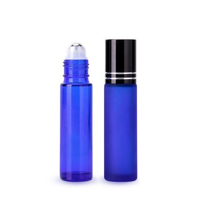 Makeup and skincare blue ball bottle glass essential oil ball into the empty bottle