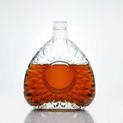 Customized Super Flint Wooden Cork Liquor Spirits Flat 700ml Xo Cognac Decanter Electroplated Embossed 750 ml Glass Bottles 