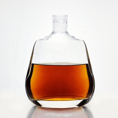 Produce Custom Healthy Food Grade Metal Cap Seal 70cl Flat Shape Xo Brandy Cognac Crystal Liquor Glass Alcohol Bottle 700 ml 