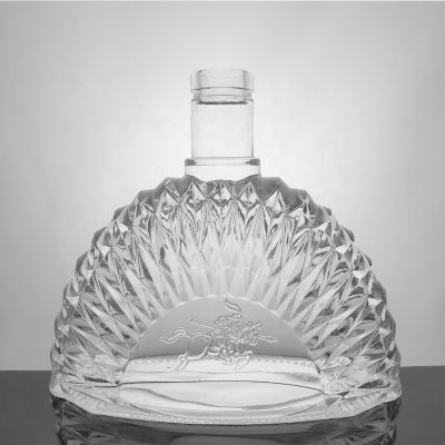 Luxury Heavy Fancy 1 Litre Spirit Glass Cognac Bottle 1l With Smooth Glass Lip 1000ml XO Brandy Bottle Manufacturer