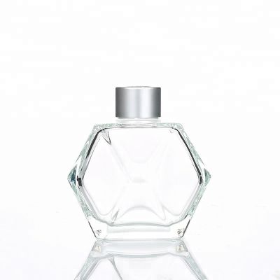 New Luxury Style 180 Ml Polygon Shaped Glass Fancy Aroma Diffuser Bottle