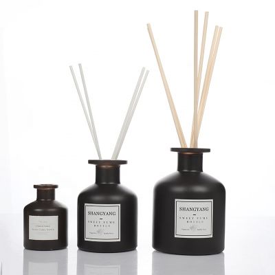 Wholesale 50ml 150ml 200ml Round Aroma Reed Diffuser Glass Bottle With Stopper 