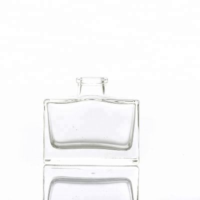 Flat Square card slot bayonet pattern bottom transparent diffuser perfume glass bottle with high glass material 