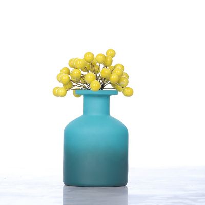 Hot-selling Blue Gradient 150ml Round Glass Bottle Reed Diffuser Bottle With Flower 
