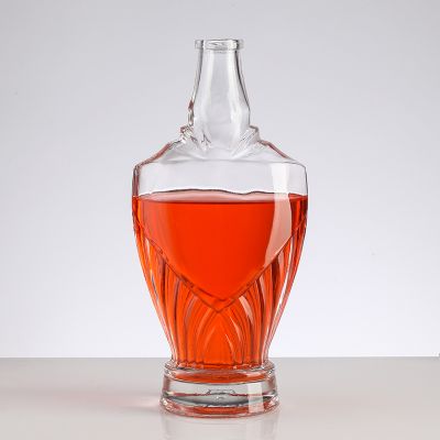 Exquisite design Love Shape Whiskey XO Glass bottle empty glass bottle for whisky liquor 