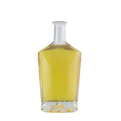 Factory Sell High Flint Material Thick Bottom 750ml 75cl Spirits Glass Bottle For Vodka Whiskey with cork stopper