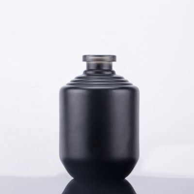 Matte Black Color Engraving Glass Bottle 500 Ml Rum Bottle With Customized Cork Stopper 