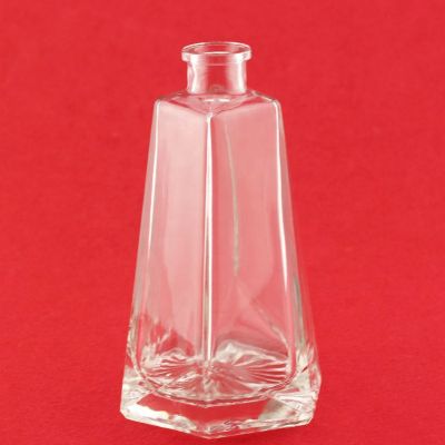 Latest Model Custom Design Embossed Bottom Brandy Tequila Rum Liquor Glass Bottle With Cork Top 