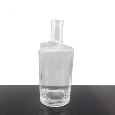 Handmade Customized Design Exquisite Embossed Empty Glass Gin Bottle Made In China 
