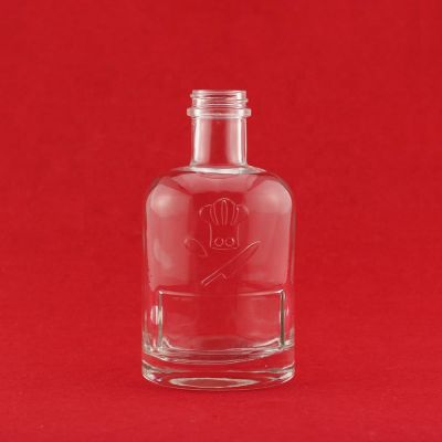 Top Quality 750ml Delicate Engrave Glass Brandy Bottle With Screw Caps 