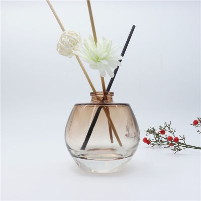 Factory supply 120ml gradient paint color aroma glass diffuser bottle with rattan