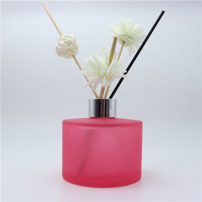 Wholesale fancy paint color diffuser glass container with rattan and cork 