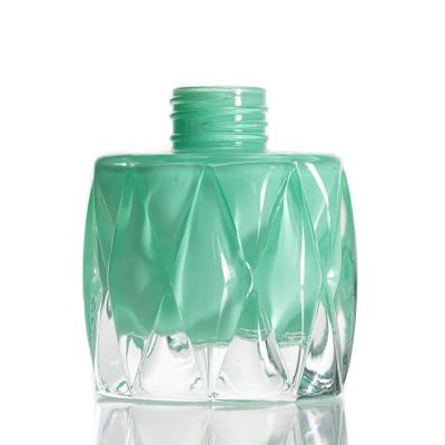 Supplier unique Internal Spray Color Fresh Air Rhombus 80ml Glass Green Aroma Diffuser Bottle 