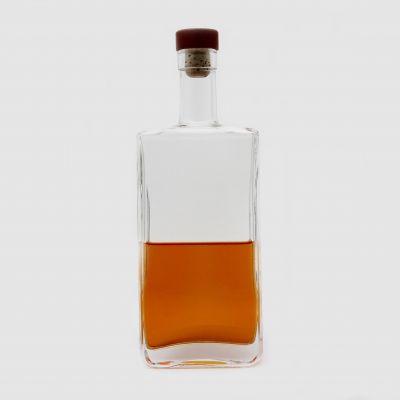 Whisky glass bottle for wholesale 500ml 700ml empty square shape whiskey bottle
