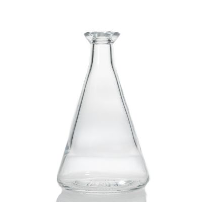 Triangular Shape Fragrance Diffuser 700 ML Glass Reed Diffuser Bottle For Sell
