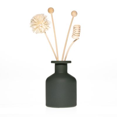 new arrival empty 50ml 150ml 200ml cylinder colored glass reed diffuser bottles with corks