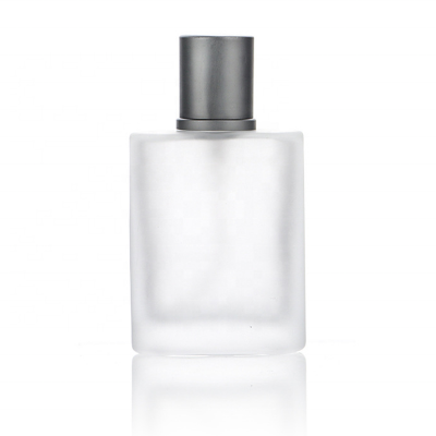 Wholesale 30ml 50ml luxury square glass perfume spray bottle can print logo and spray color.