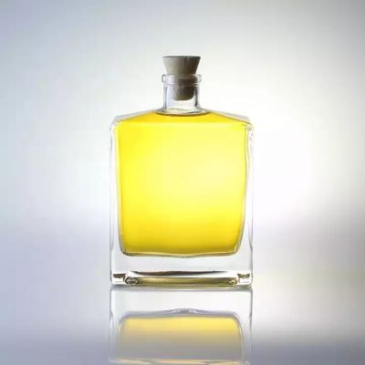 Factory Wholesale Super Flint Glass Dedicate Fancy Square 500ml 300ml Whisky Vodka Glass Bottle Manufacturers
