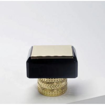 Wholesale Luxury Black Gold Cosmetic Perfume Cap