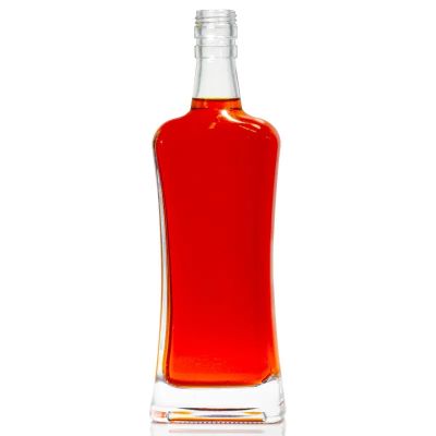 Made In China 500ml Empty Vodka Spirit Glass Bottle Whiskey Tequila Can Be Customized Wholesale With Screw Cap