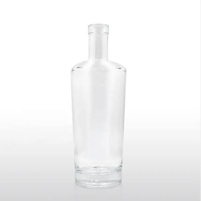 High Quality Customized Crystal Flint 750ml Glass Liquor Bottles with Cork For Vodka Whiskey