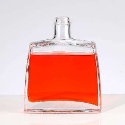 Hot Sale Luxury 750Ml 700ml 550ml Gin Glass Bottle Rum Brandy Glass Liquor Bottle for Vodka with lid