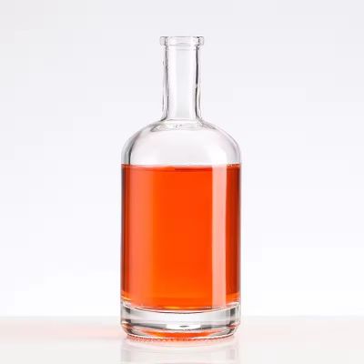 Chinese Glass Bottle Manufacturer 750ml Cylindrical Vodka Glass Wine Bottle With Cork