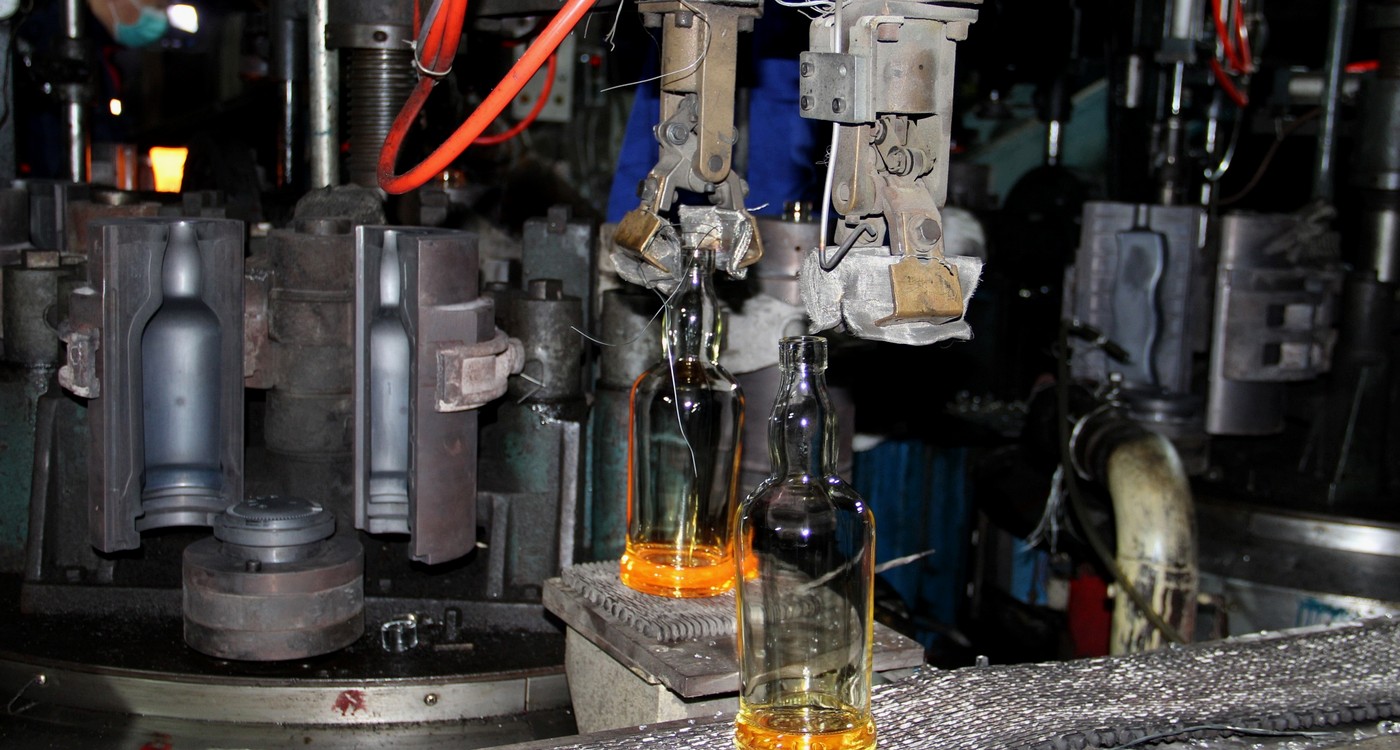 Super flint glass bottle