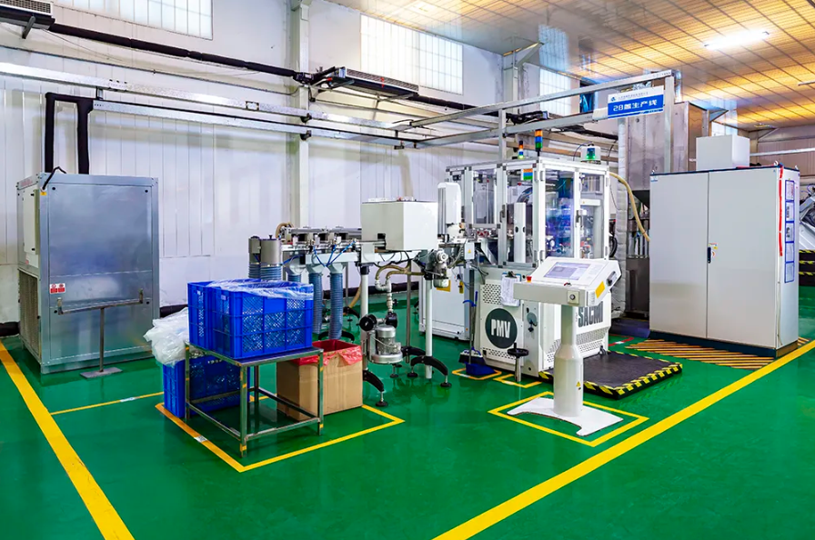 Automated closure manufacturing equipment 