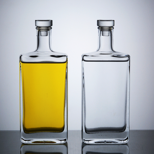 Wholesale In Stock 500ml Rectangle Glass Bottles With Cap For Gin Vodka