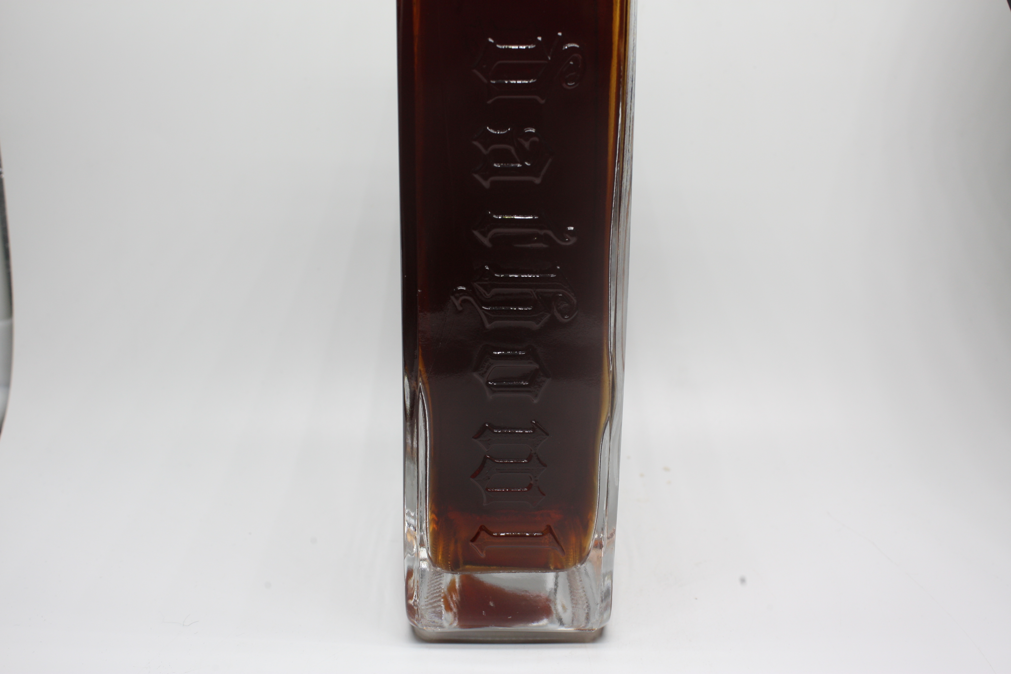 Download Hot Sale Fashion Square Rectangular 750ml 750ml Glass 750ml Gin Bottles , High Quality Glass ...