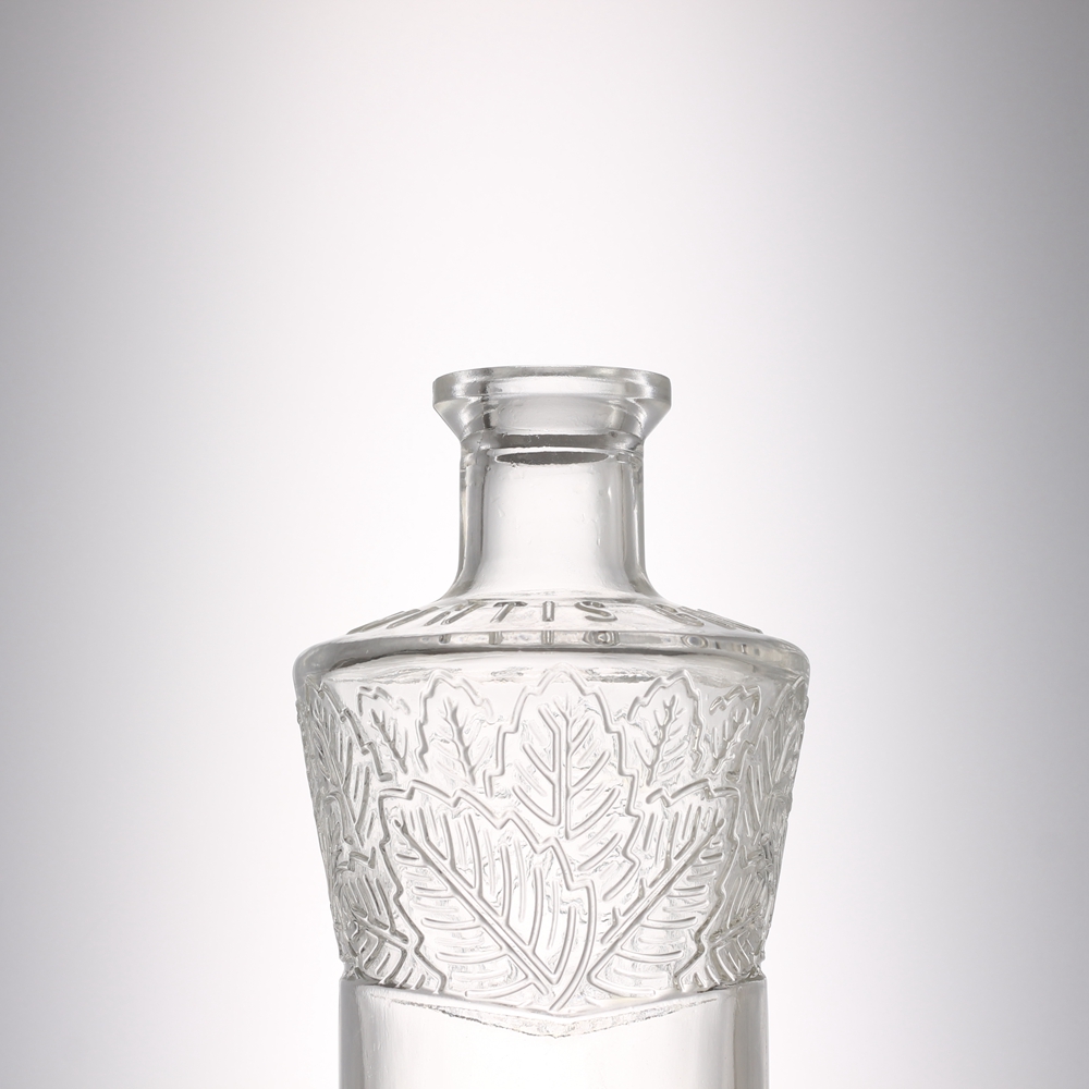 Carving Customization Round Shape 700 ml Empty Emboss Glass Bottles