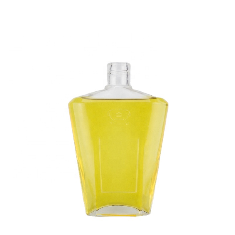 Best Selling Unique Square Bottom Custom Label Crystal 700 ml 70cl Liquor Vodka Whiskey Brandy Rum Glass Bottles With Screw Top