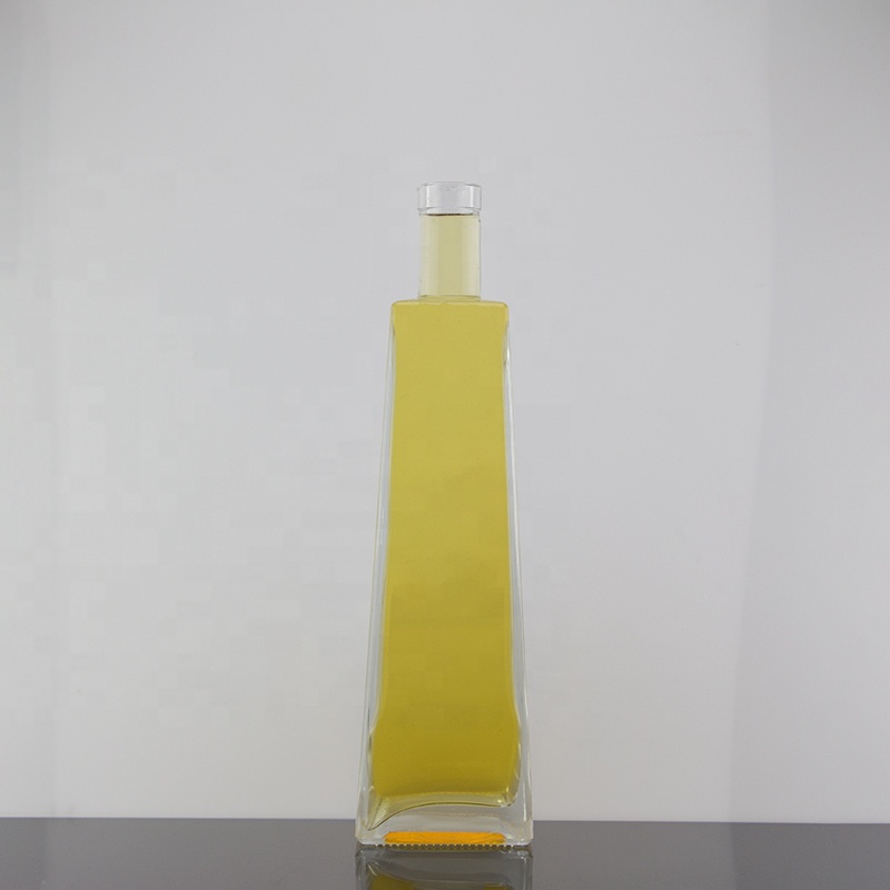 Custom Shape High Quality Transparent 500ml Vodka Glass Bottle For Corks 