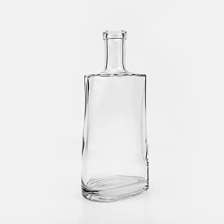 Wholesale Square Shape Super Flint Transparent Vodka Alcohol Liquor 700ml Glass Bottler Juice Packaging For Beverage