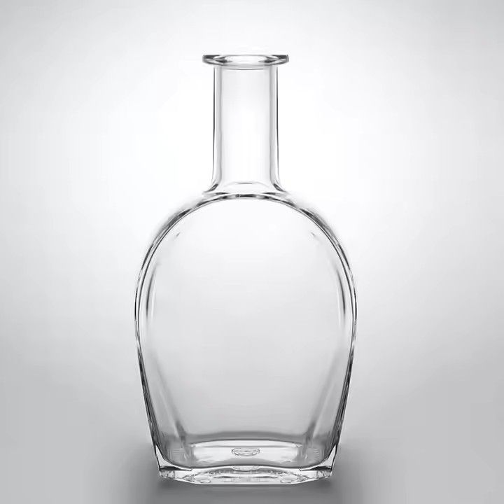 Customizable style transparent 700ml 750ml Vodka Gin Whiskey Liquor Glass Bottles With Cork For Beverage Use