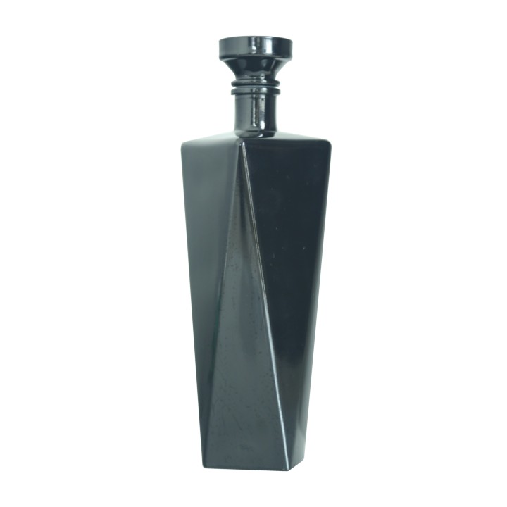 Wholesale Premium 700ml 750ml Glossy Matte Black Glass Liquor Bottle for Tequila Mezcal Spirits with Glass Stopper