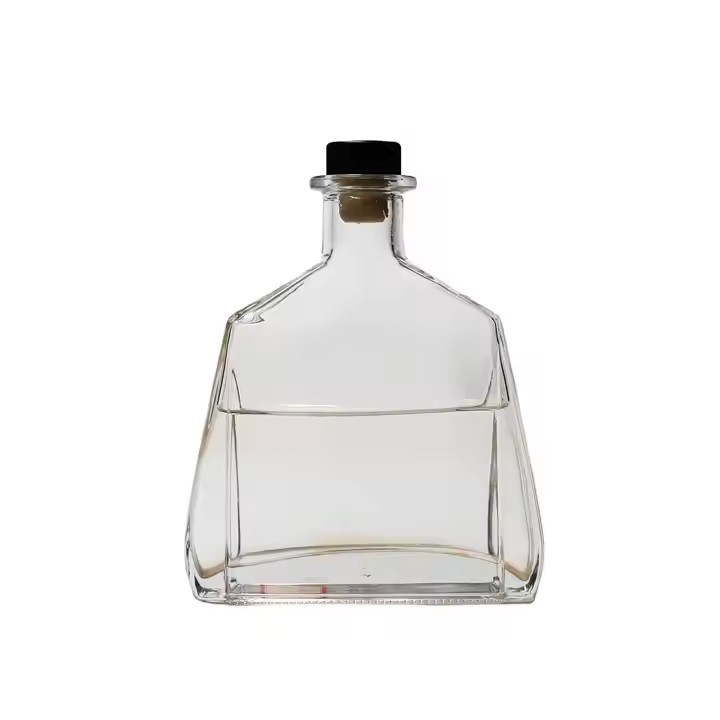 High Quality Beautiful clear Empty Glass Bottle for Liquor Vodka Rum Beverage with Cork