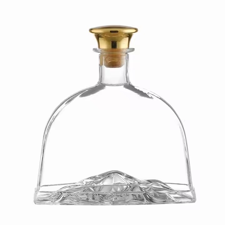 Custom Logo 750ml Glass Bottle with Hot Stamping Rubber Stopper Spray Cap for Tequila Brandy Energy Drinks Mass Production