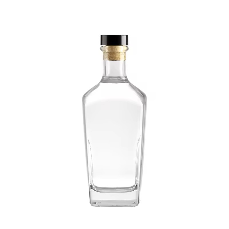 700ml Square Glass Spirit Liquor Bottle with Synthetic Cork 750ml Gin Whiskey Wine Vodka Bottle for Brandy Rum