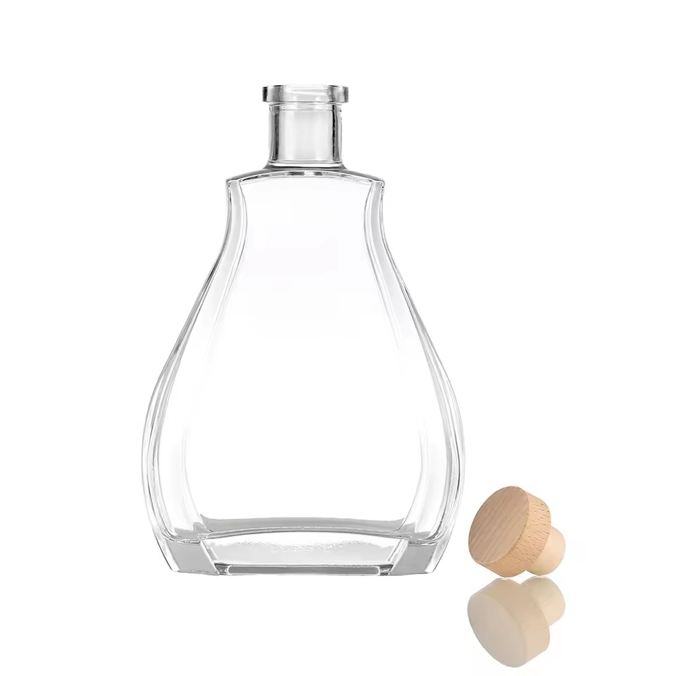 Wholesale 100ml-750ml Clear Glass Bottles for Whisky Vodka Tequila Wine Champagne Cork Screw Cap for Diffuser Water