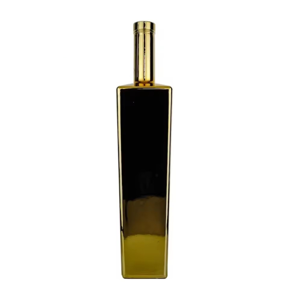 Wholesale Custom 700ml Square Electroplated Gold Bottle for Whisky Glass Bottle for Vodka With Cork Glass Liquor Spirit Bottle