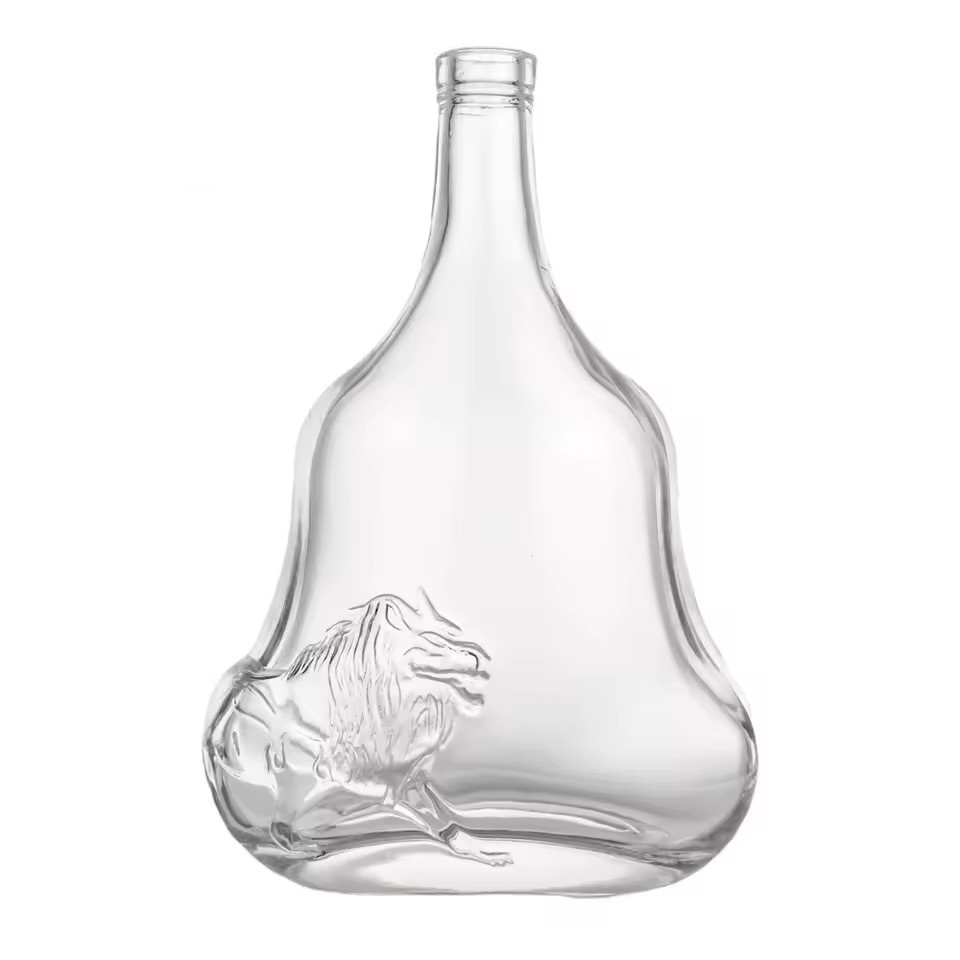 Unique 1000ml Glass Bottle with Carving 3D Lion Outside for Tequila Whiskey Vodka Custom Empty Spirit Liquor Bottle Stopper