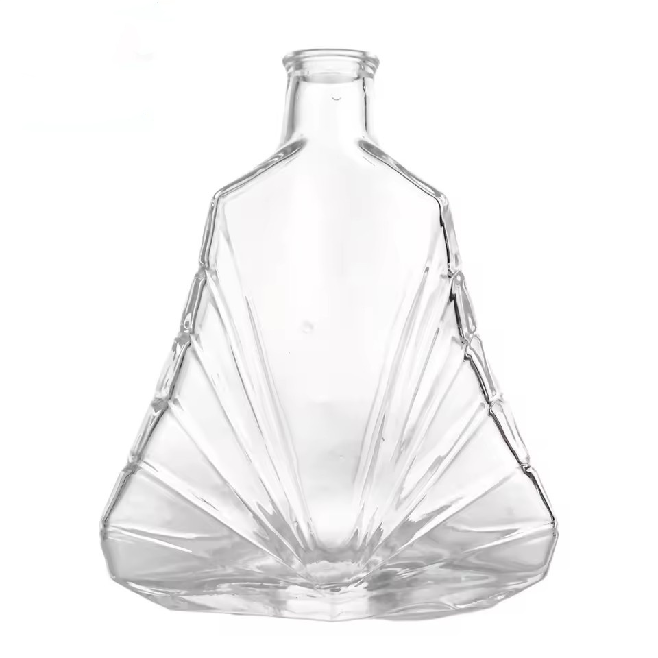 Luxury 600ml Flat Triangular Clear Glass Liquor Bottle with Angular Geometric Design for Brandy Whiskey and Vodka Wholesale