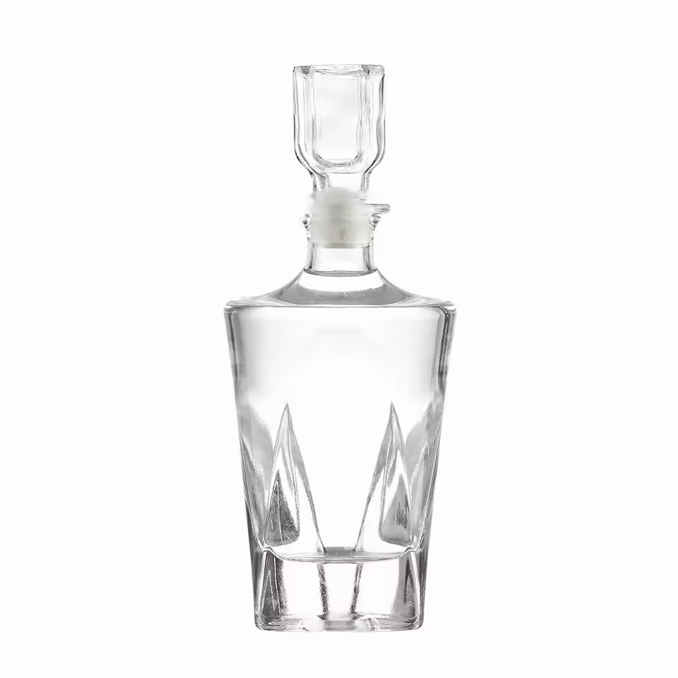 Hot Selling 500ml 700ml Whiskey XO Vodka Rum Glass Bottles Crystal Lid Rubber Personalized Empty Wine Bottle for Brandy Tequila